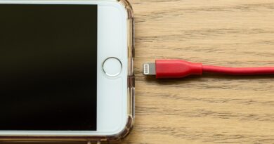 apple, iphone, smartphone, technology, mobile, communication, touchscreen, phone, cell, cellular, cellphone, battery, usb, cable, connection, connector, charge, recharge, electronics, digital, device, office, business, battery, battery, battery, battery, battery, usb, usb, usb, connector, charge, charge, recharge, recharge