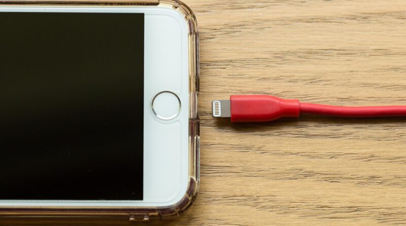 apple, iphone, smartphone, technology, mobile, communication, touchscreen, phone, cell, cellular, cellphone, battery, usb, cable, connection, connector, charge, recharge, electronics, digital, device, office, business, battery, battery, battery, battery, battery, usb, usb, usb, connector, charge, charge, recharge, recharge