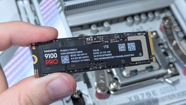 Samsung 990 PRO NVMe SSD circuit board highlighting PCIe compatibility issue